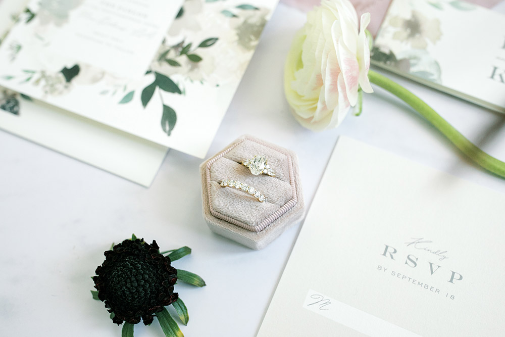 Wedding and engagement ring | Photo: Hannah Herpin Creative