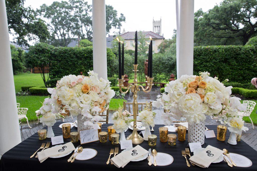 Black and gold wedding decoration ideas – add a touch of chic and