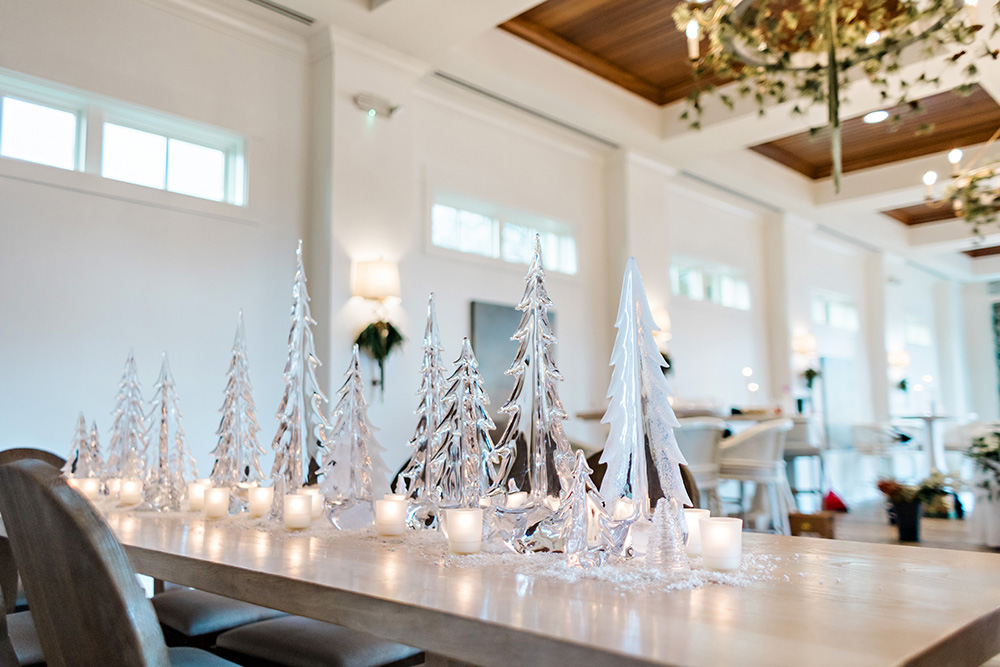 Winter wedding decor | Photo by Rae Leytham Photography