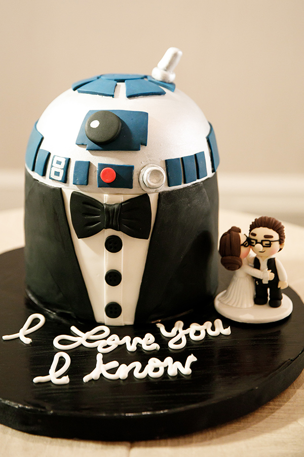 Star Wars fan, Rhett, was treated to a red velvet groom’s cake styled as R2-D2 in a tuxedo. 