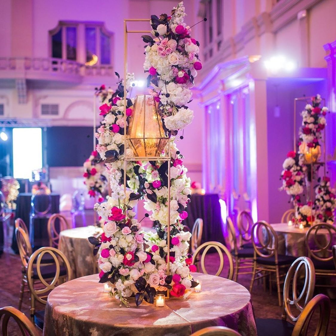 Pink and gold party decor. Photo: Mateo + Co.