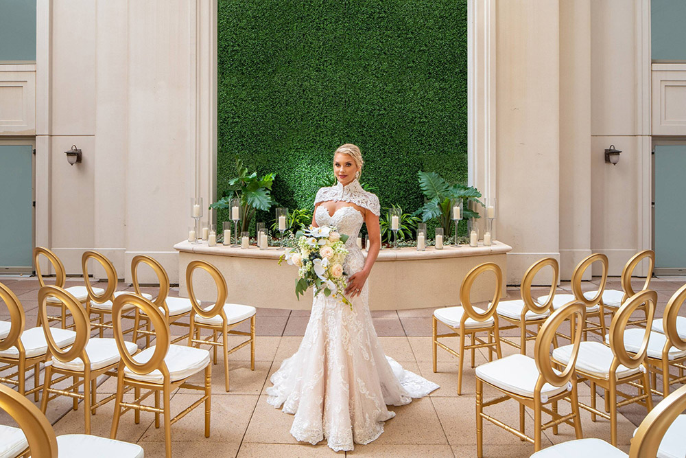 New Orleans Marriott Warehouse Arts District Courtyard Ceremony