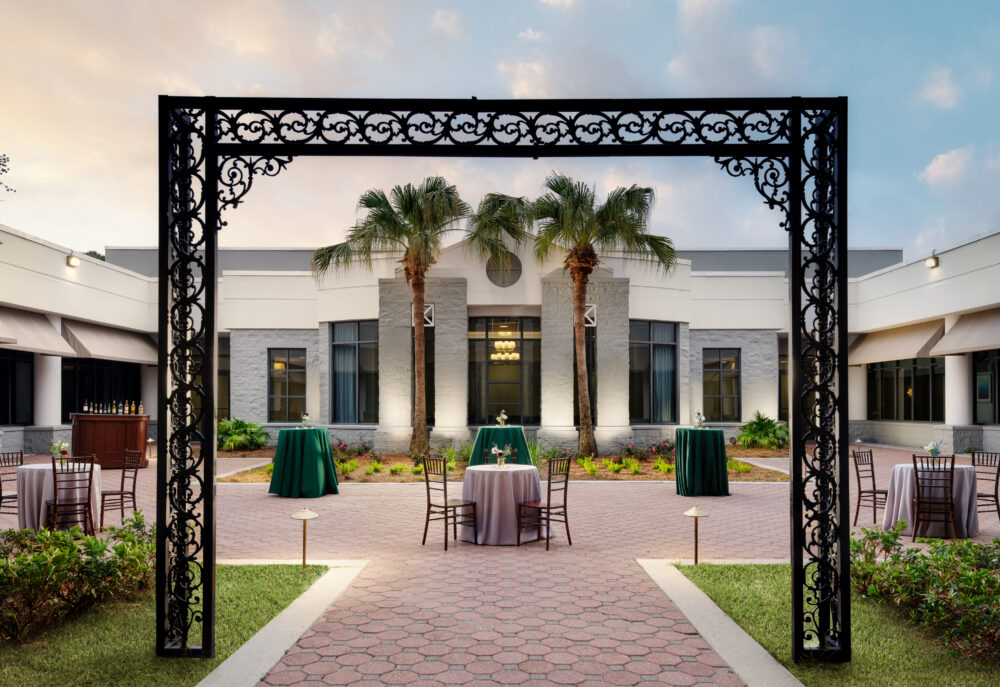 Hilton-MSY-Courtyard-Cocktail-Reception-1-1000×687